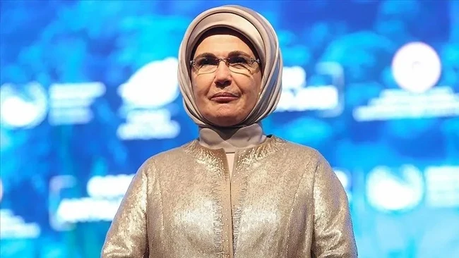 Emine Erdoğan'dan dijital platform uyarısı