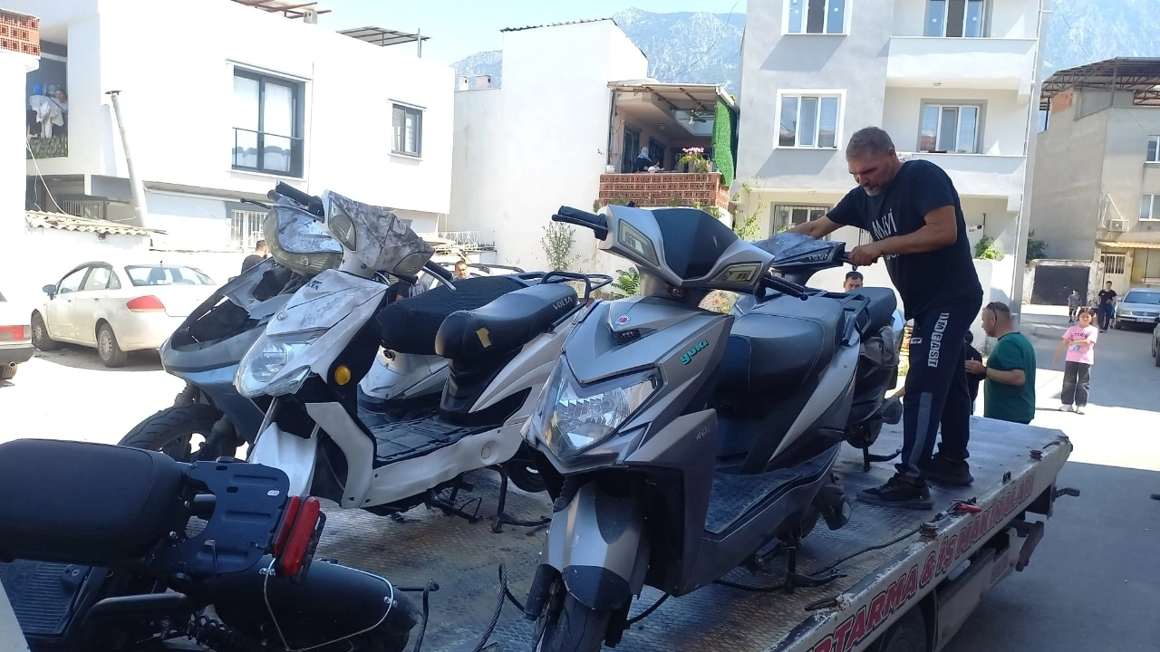Manisa'da çalınan 6 elektrikli motosiklet bulundu: 3 çocuk yakalandı