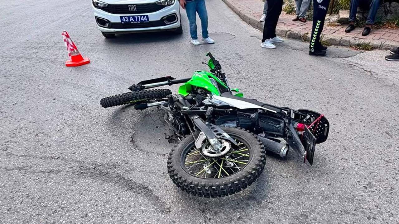Tavşanlı'da otomobil ile motosiklet çarpıştı: 1 yaralı