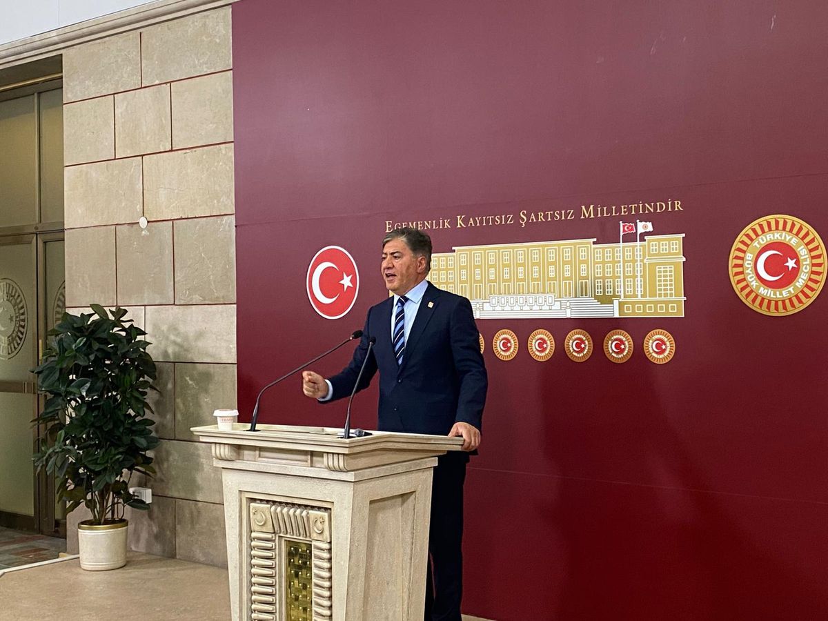CHP'li Emir: Genel Başkan, 45 gün içinde kurultayı toplamak zorunda