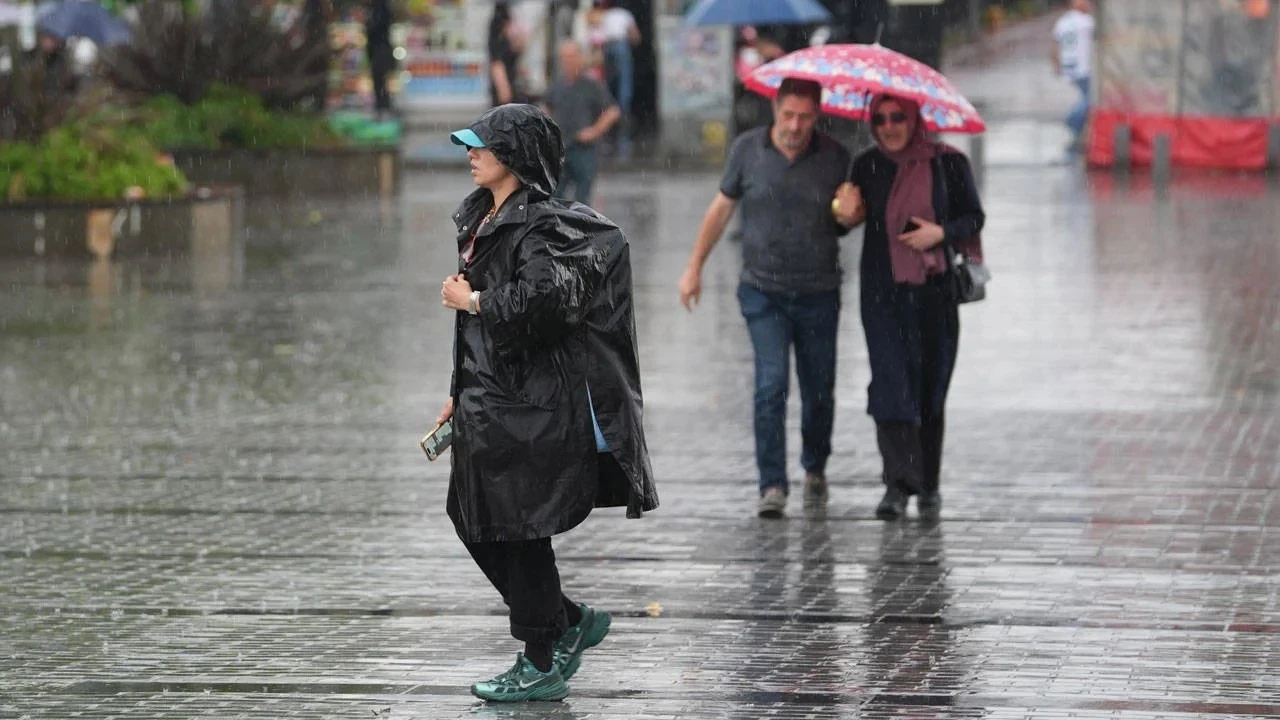 Meteoroloji saat verdi: İstanbul ve Trakya için kuvvetli yağış uyarısı