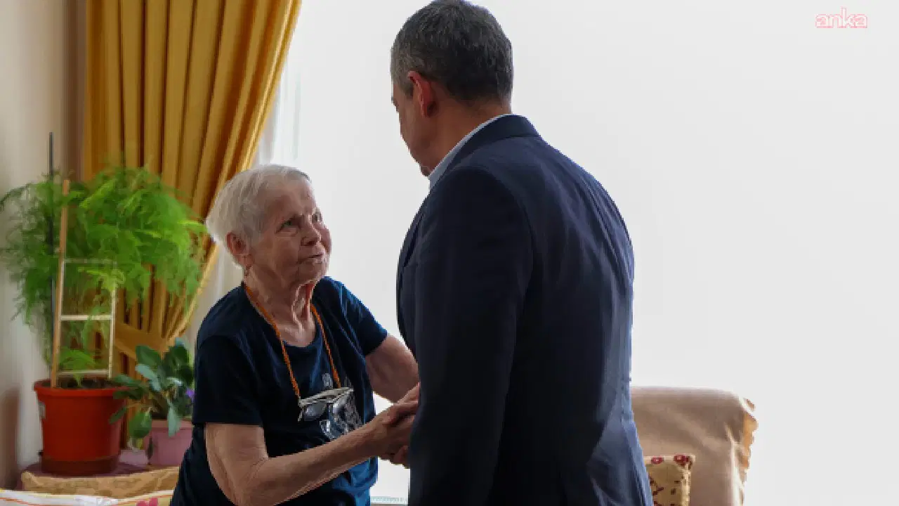 Özgür Özel'den Ahmet Telli'nin ailesine taziye ziyareti