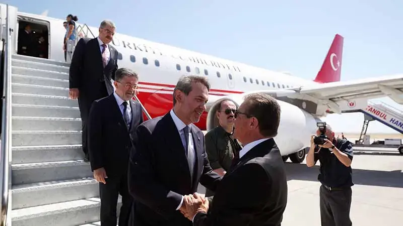 Enerji ve Tabii Kaynaklar Bakanı Alparslan Bayraktar, KKTC’de