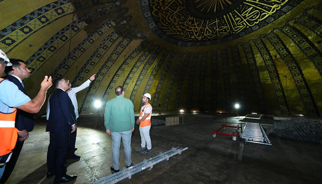 Bakan Çiftçi Ayasofya'daki restorasyonu inceledi