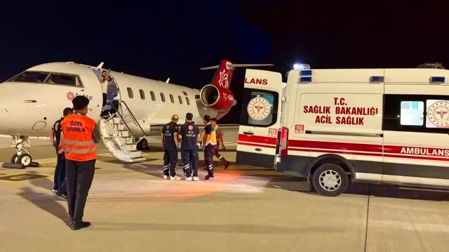 Endonezya'da ağır yaralanan Türk aşçı için ambulans uçak seferber oldu