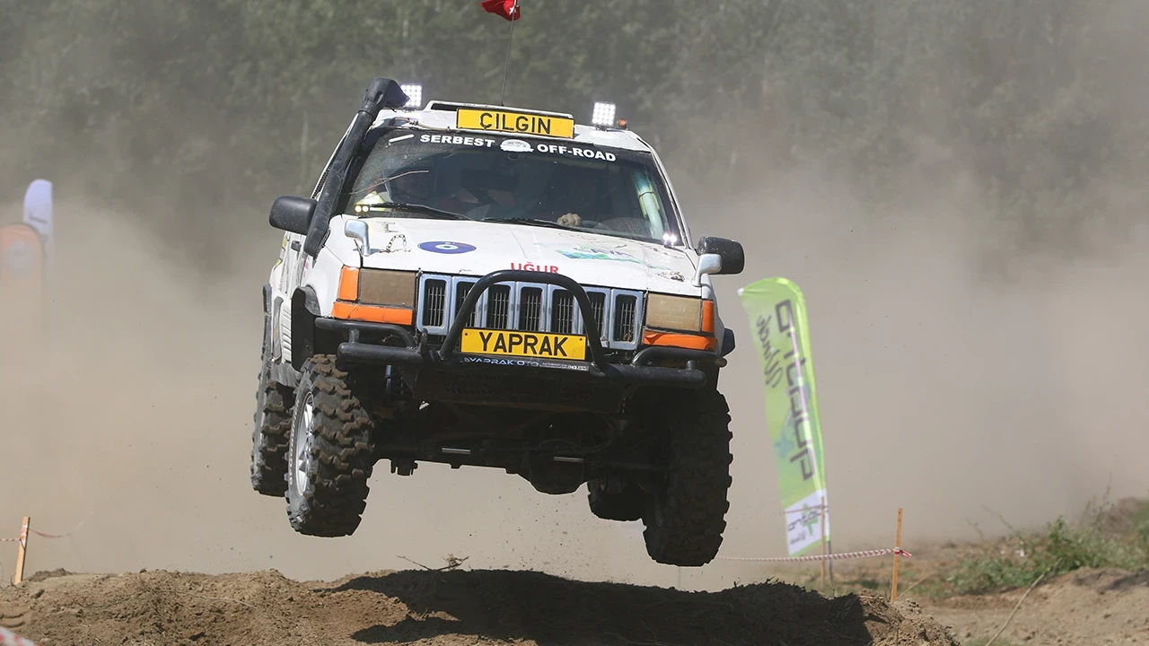 Ormanların kalbinde adrenalin patlaması: Yenice’de off-road rüzgarı esti