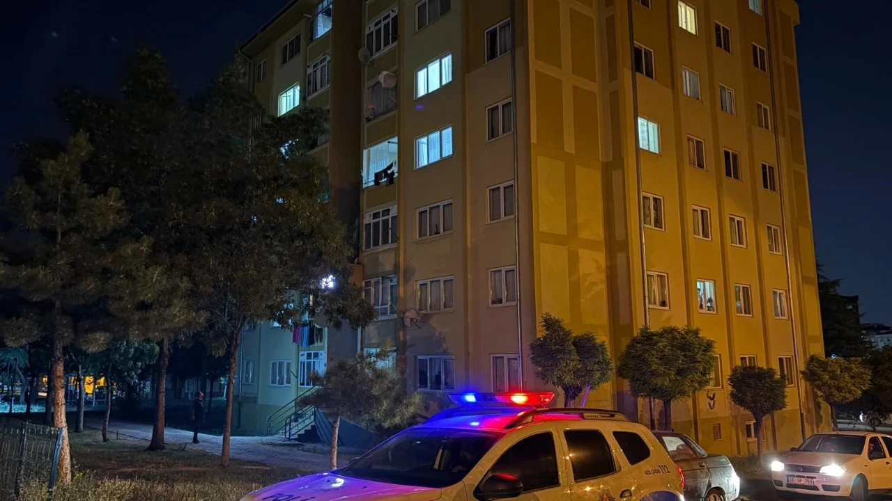 3. kattaki pencereden düşen 3,5 yaşındaki çocuk ağır yaralandı