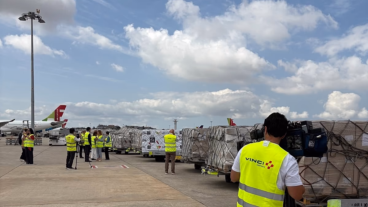Venezuela'ya yardım: Portekiz uçağı ilaç taşıdı