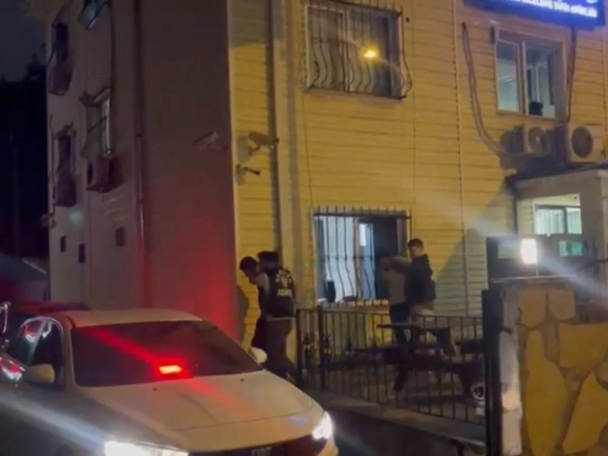 Sarıyer'de silahla alıkondu: ABD'den polisi arayan arkadaşı sayesinde kurtuldu