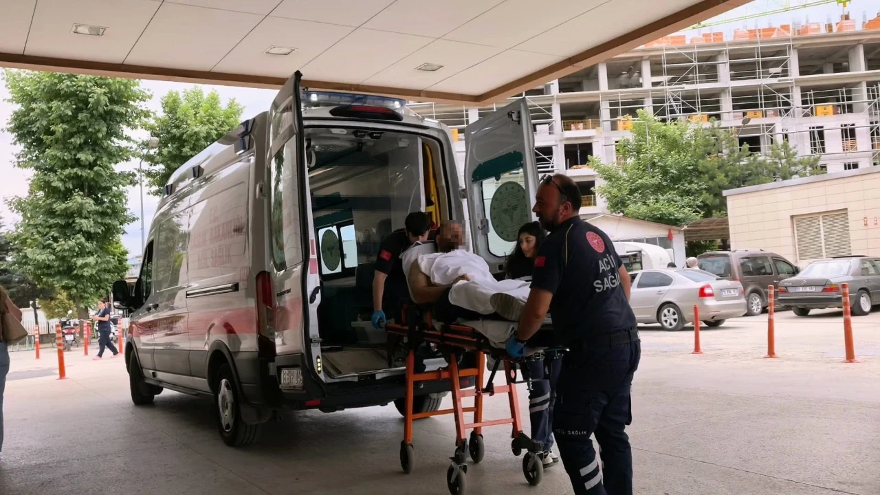 Eniştesini sokak ortasında defalarca bıçakladı