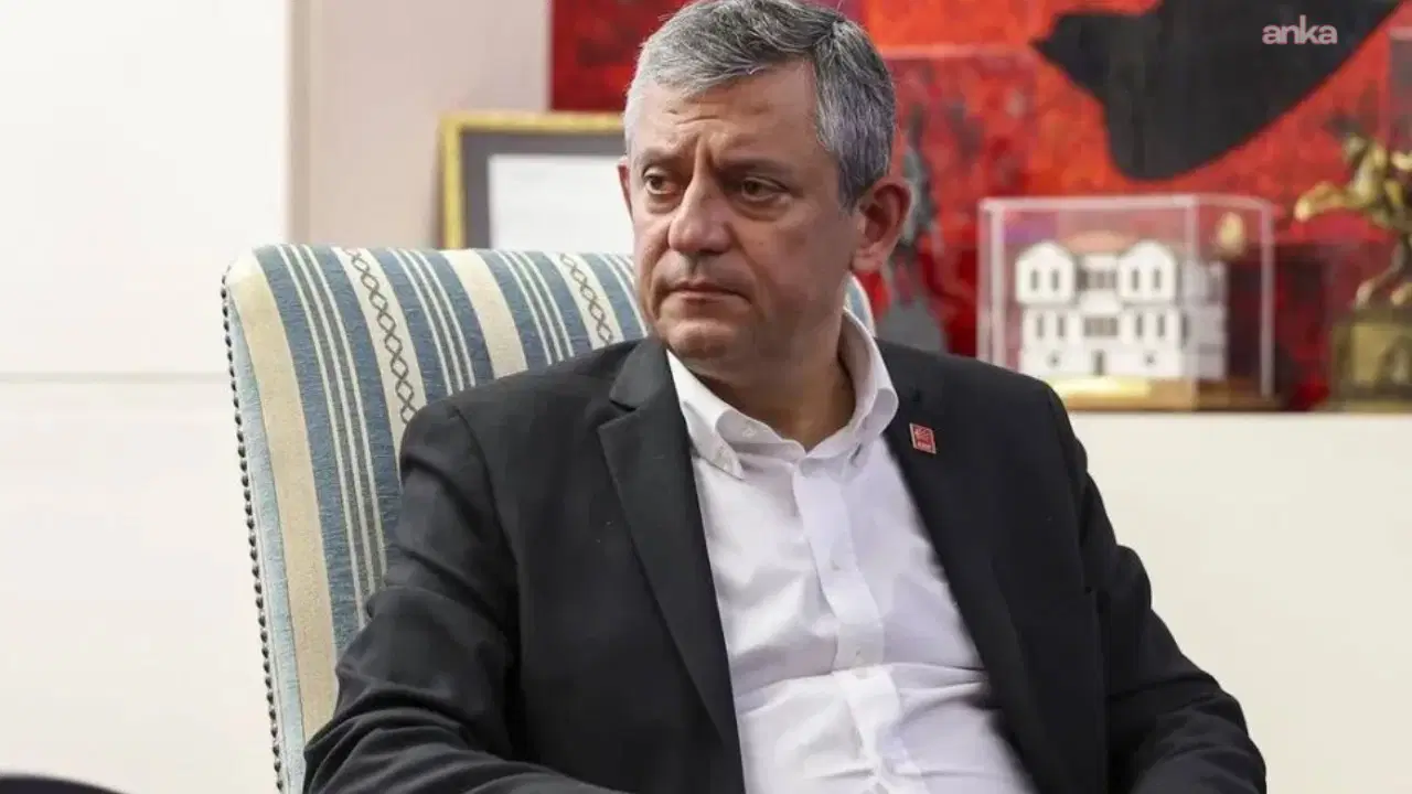 Özel’den ‘yeni parti için geç kalındı’ eleştirilerine yanıt: ‘Sabrın taştığı yerde yeni partiyi kurar birinci parti yine oluruz’