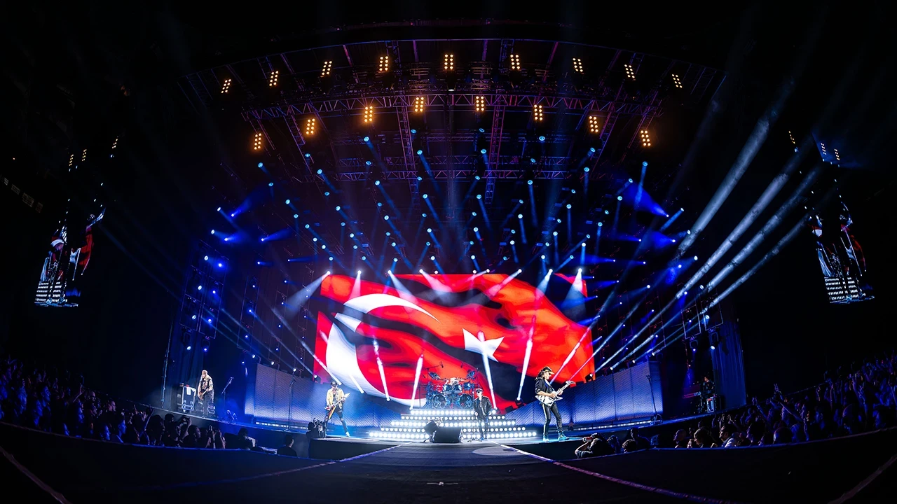 Ünlü rock grubu Scorpions, İstanbul'da müzikseverlerle buluştu