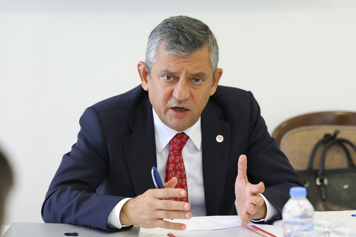 Özgür Özel: “Mahkeme kararıyla atanmış yönetimi muhatap alacak değiliz”