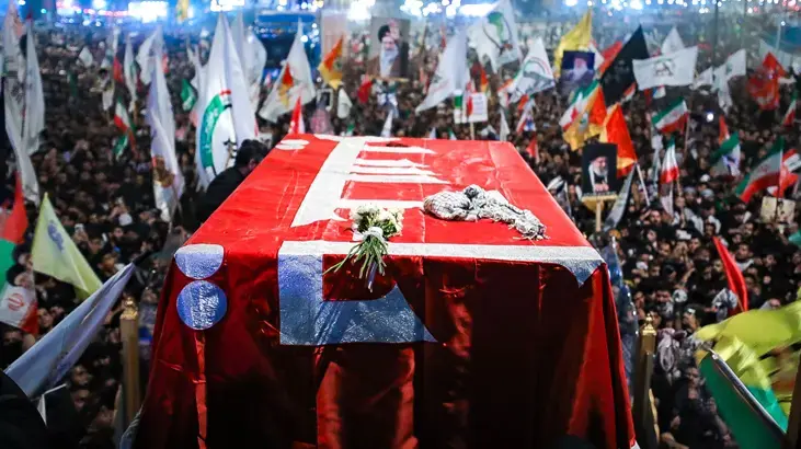 Kerbela'da mahşeri kalabalık! Hamaney'in cenaze töreni için resmi tatil ilan ettiler