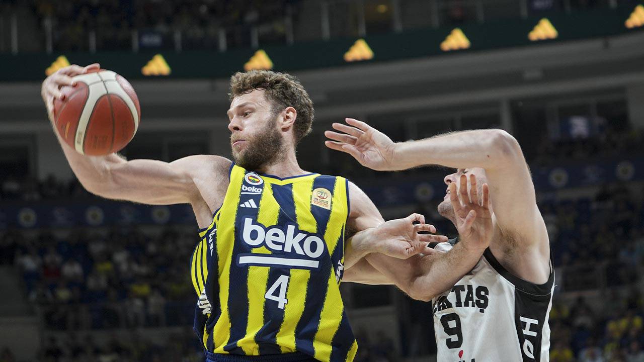 BSL finalinde Fenerbahçe seriyi eşitledi