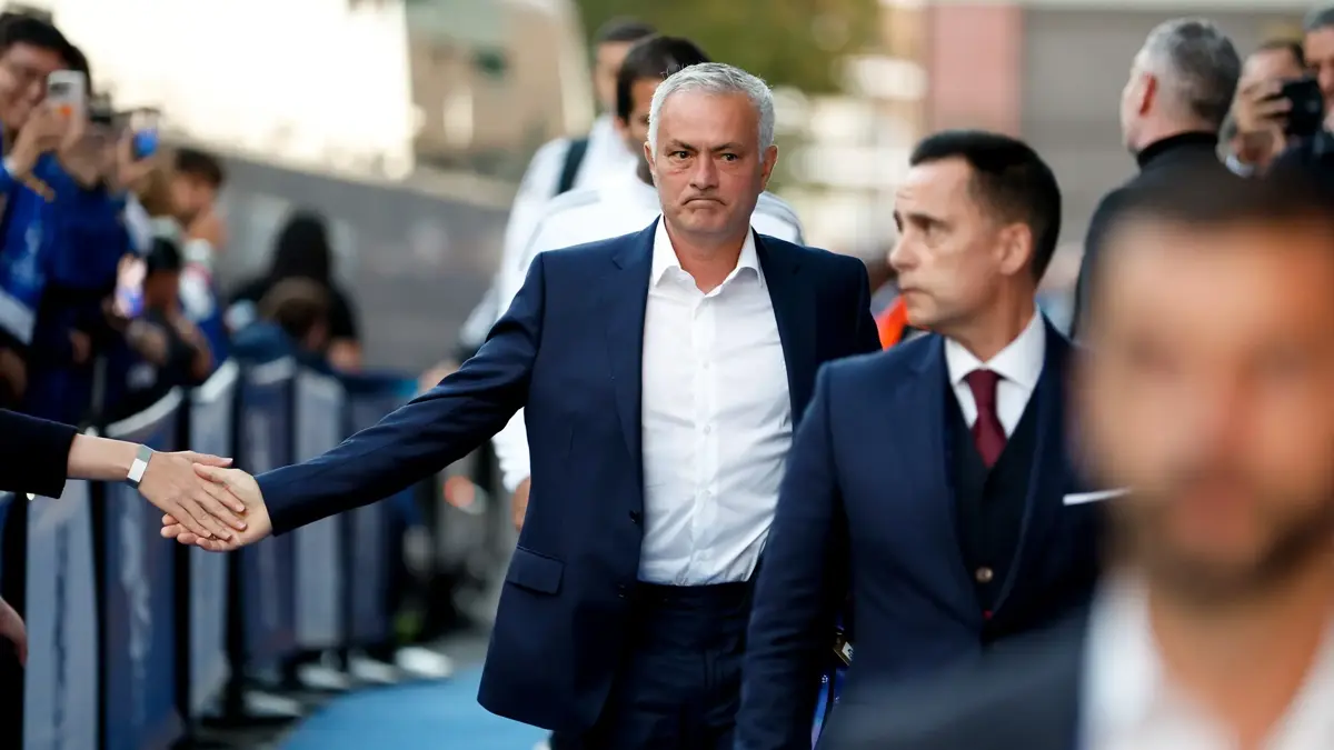 Real Madrid'le anlaşan Mourinho, Benfica'ya veda etti