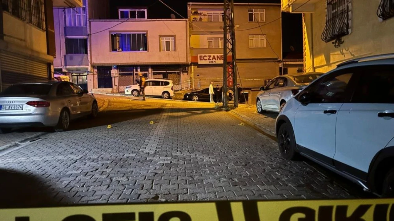 Esenyurt’ta gece yarısı silahlı çatışma: Sokak savaş alanına döndü