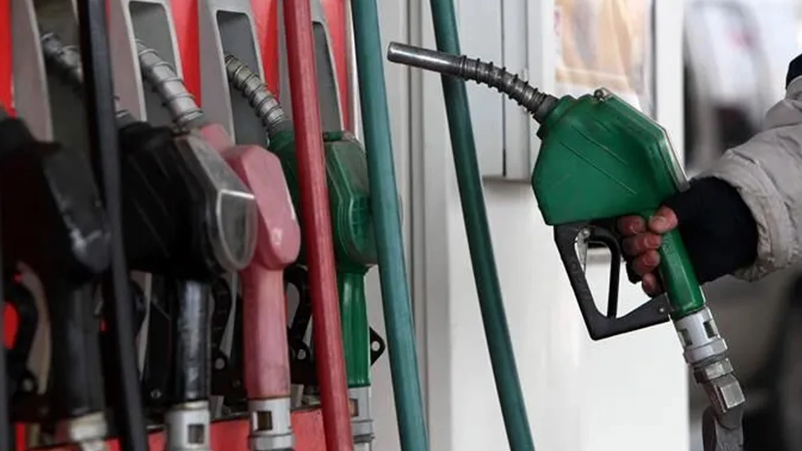 Akaryakıt fiyatları için korkutan senaryo ortaya çıktı: Petrol 150 dolara fırlayabilir