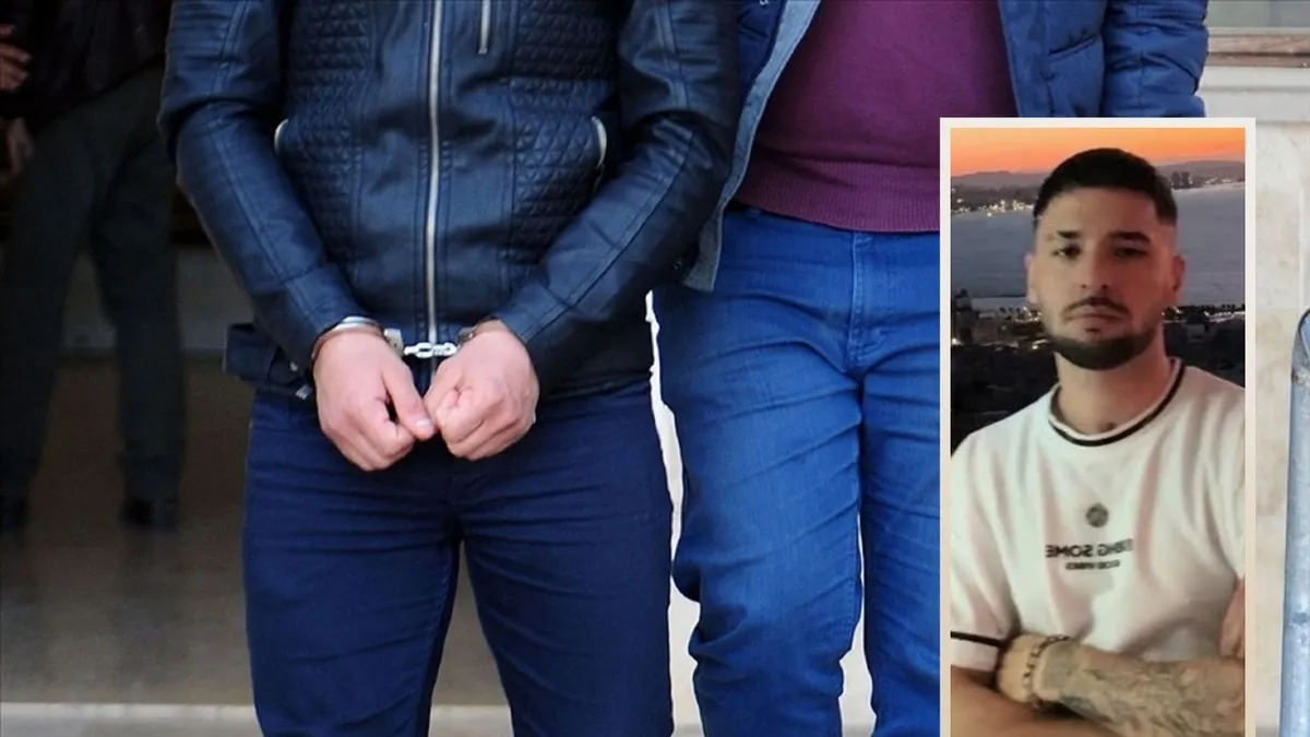 Firarilere övgüler düzen rapçi Uzay’a sahnede gözaltı