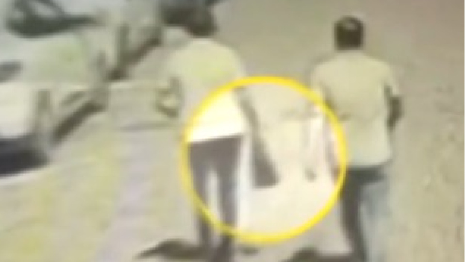 Kalem görünümlü silah ve neşterle adliyeye girmek isterken yakalandı