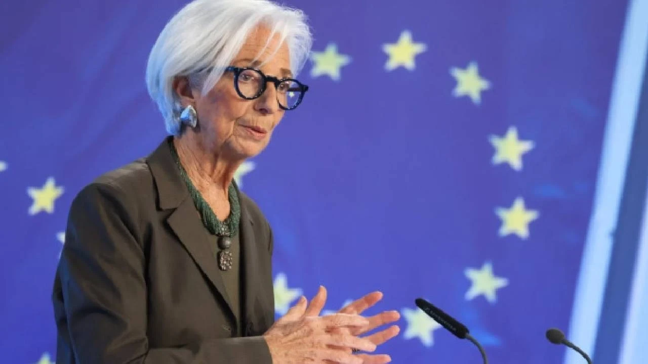 Lagarde: Enerji fiyatları enflasyonu hedefin üzerine taşıyabilir