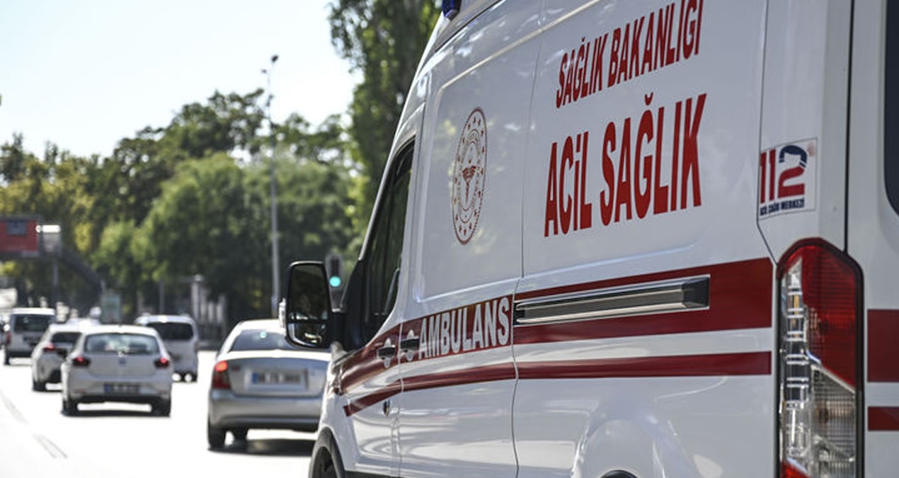 Tamir için çıktığı direkte asılı kalarak can verdi