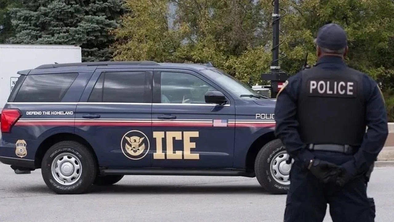 ABD'de ICE polisi bir kişiyi silahla vurarak öldürdü