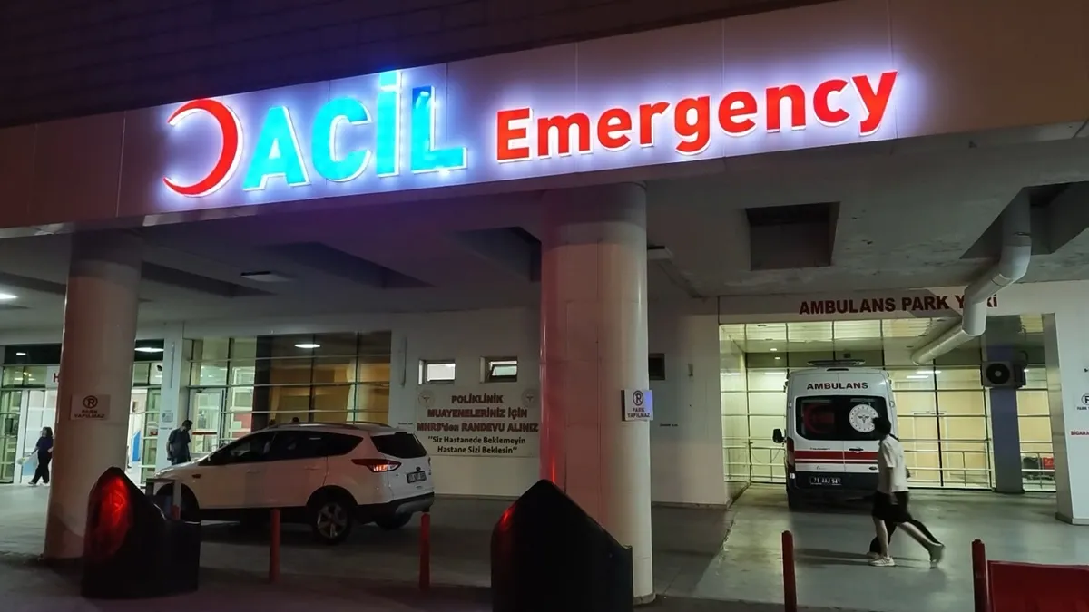 Evin yolunu kapatan araca kızdı, av tüfeğiyle vurdu