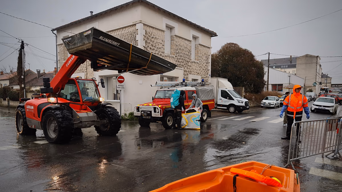 Fransa'da şiddetli fırtınalar: en az iki ölü, 50 bin hane elektriksiz kaldı
