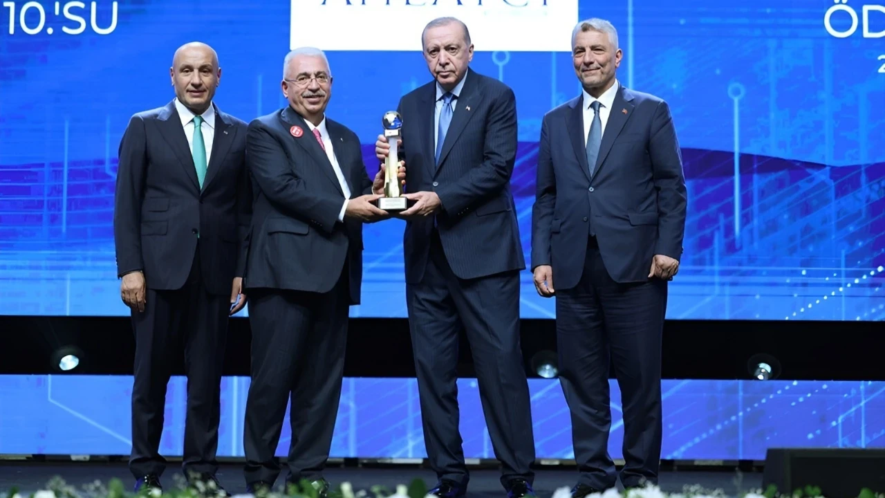 İhracat şampiyonu Ahlatcı'ya iki ödül