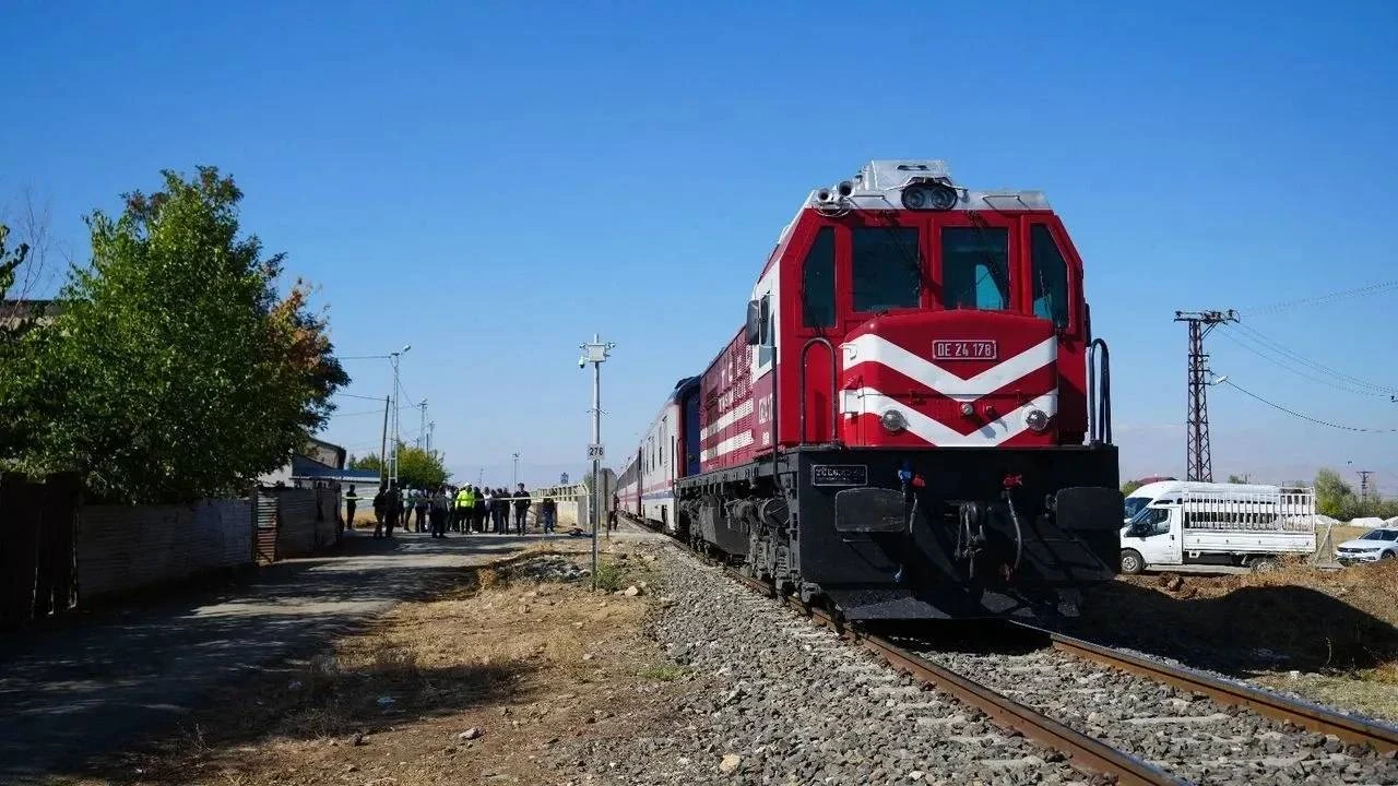 Bitlis'te Yaşlı Kadına Tren Çarptı