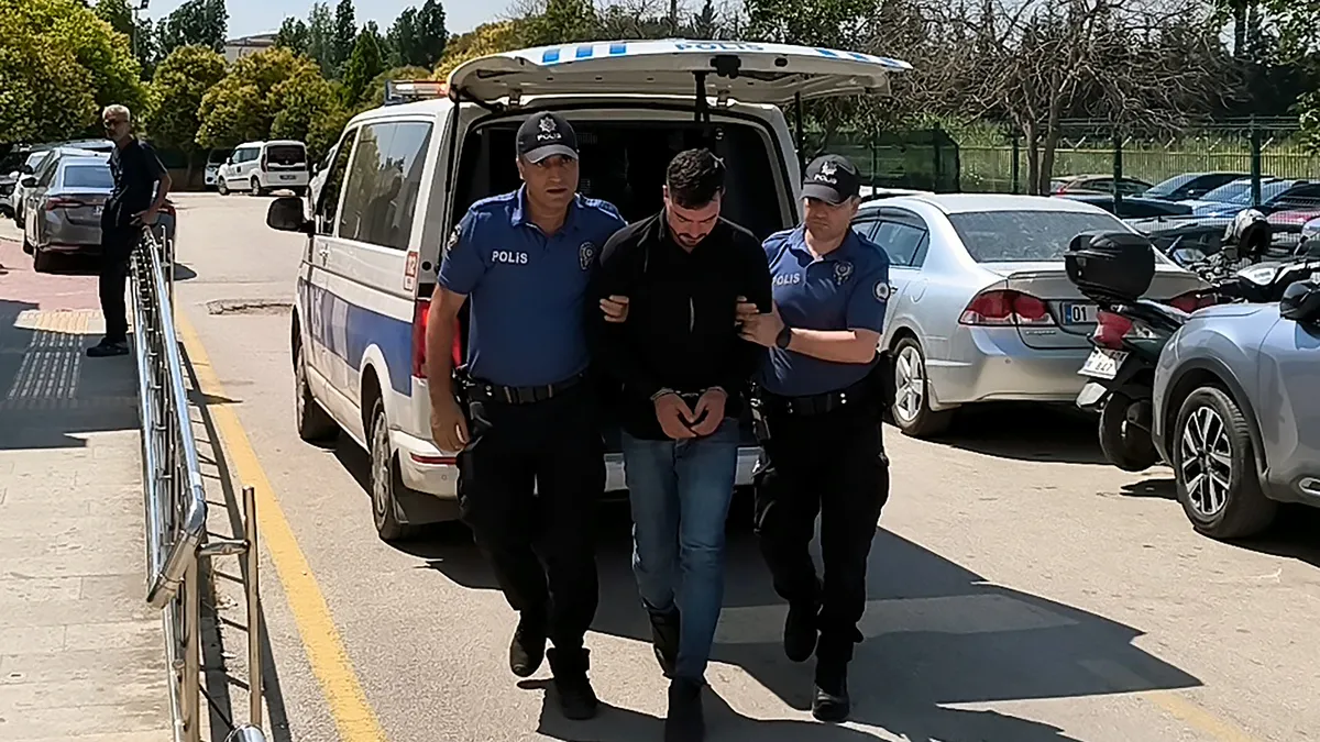 Tatildeki uzman çavuş biri kadın iki kişiyi vurdu