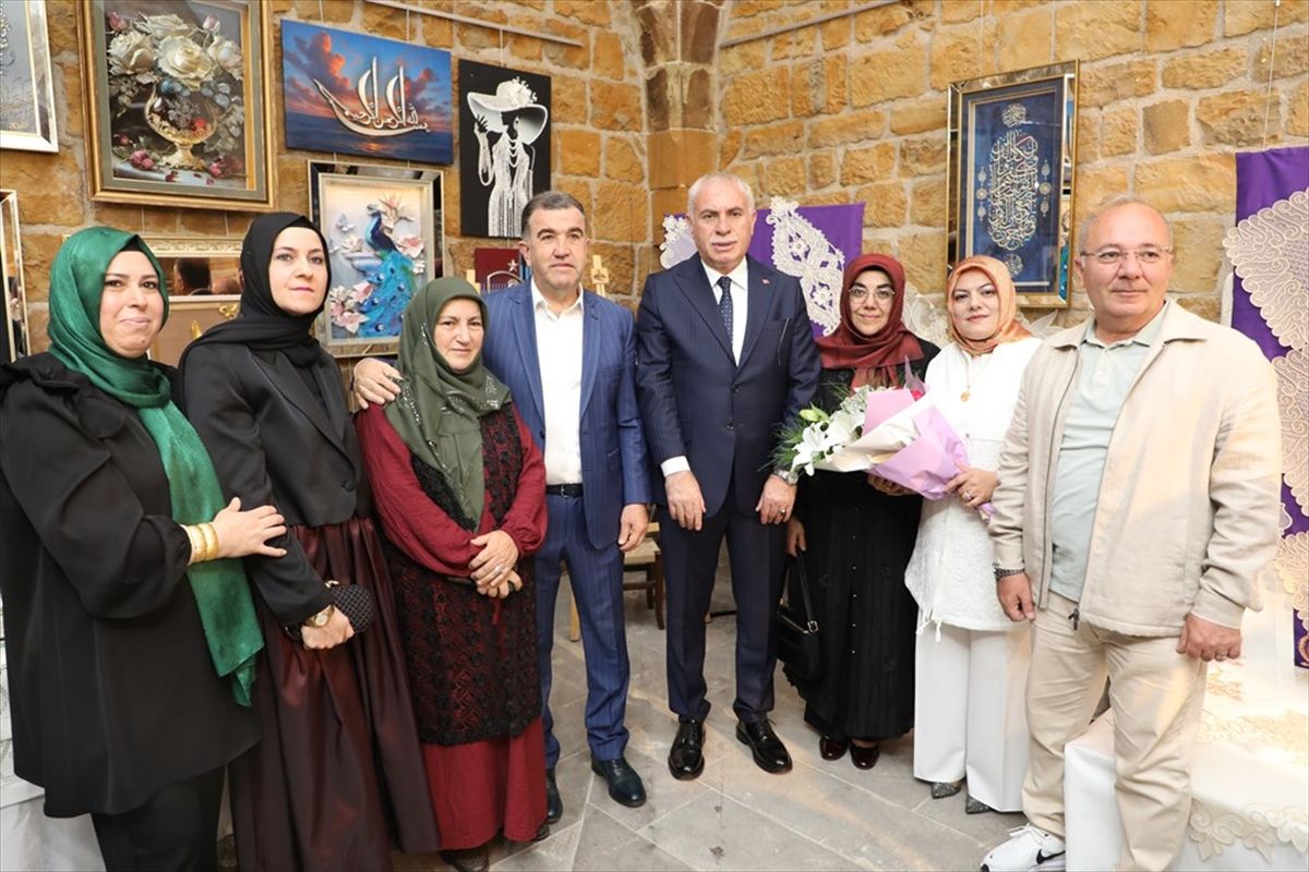 Bayburt'ta "Gelenekten Geleceğe Uzanan El Emeği" sergisi açıldı
