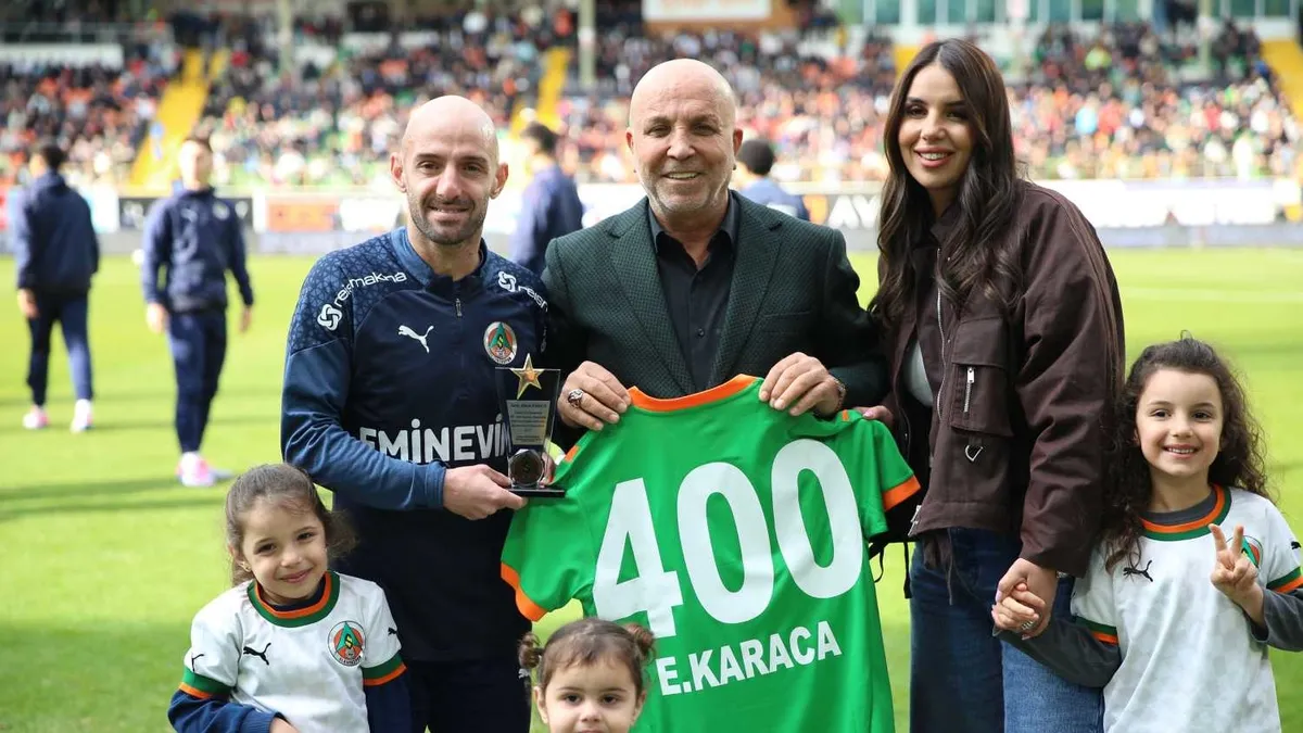 Alanyaspor'dan Efecan Karaca'ya duygusal veda!