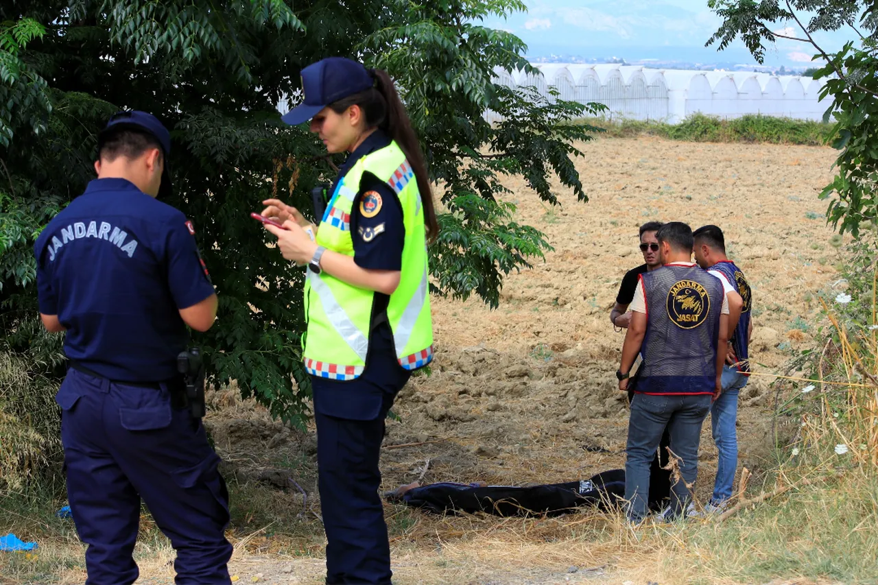 Kilometrelerce sürüklendi! Cansız bedeni sulama kanalında bulundu