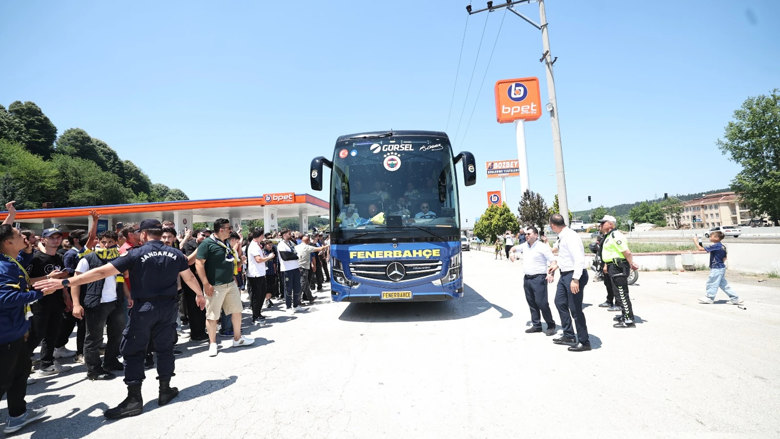 Fenerbahçe’ye Düzce’de coşkulu karşılama
