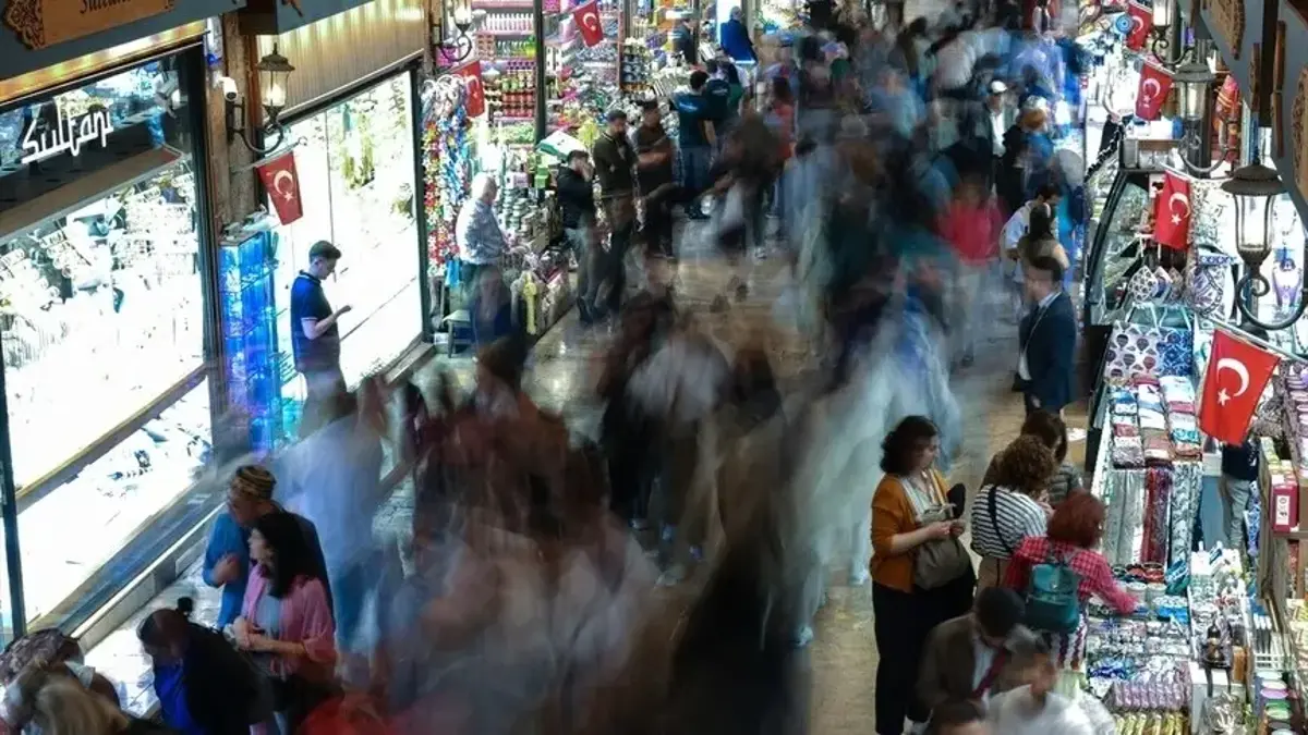 400 yıllık Mısır Çarşısı her gün 60 bine yakın ziyaretçiyi ağırlıyor