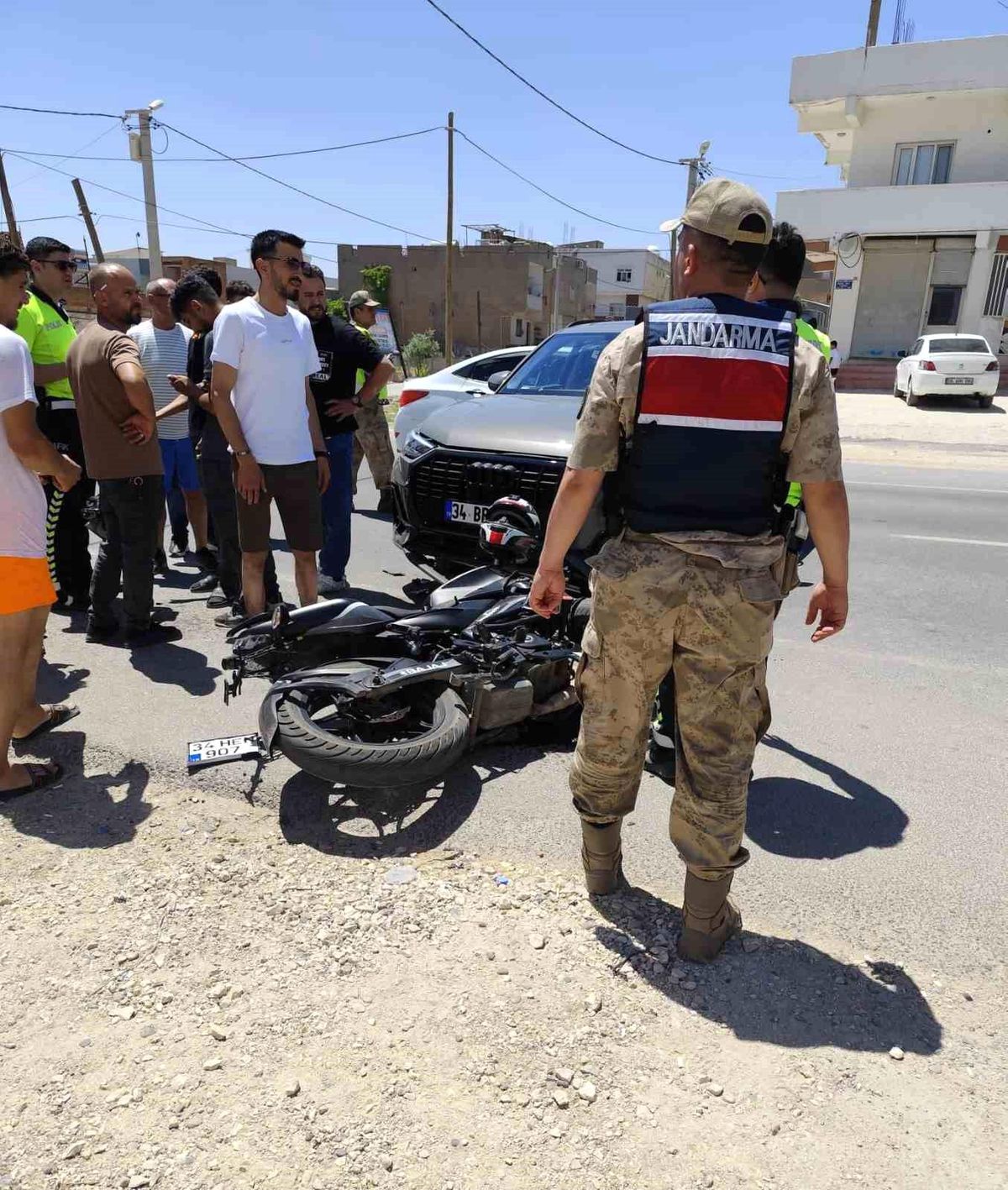 Mardin'de motosiklet ile otomobil çarpıştı: 1 yaralı