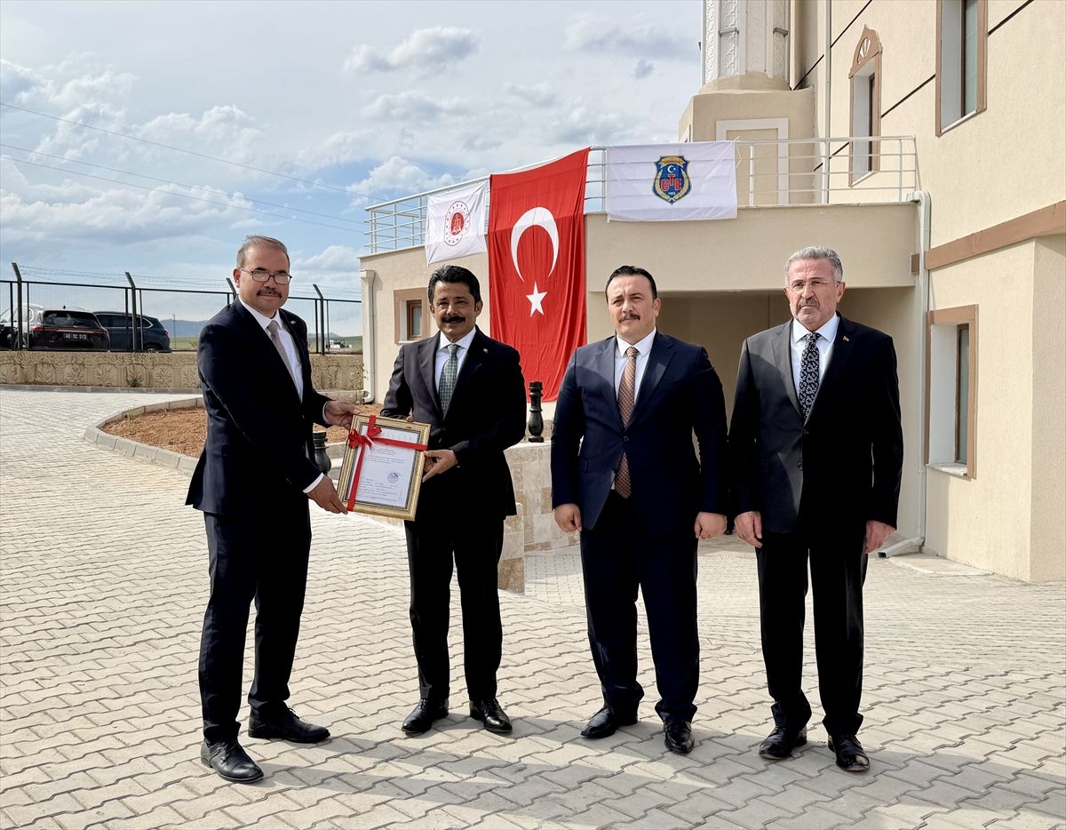 Kırşehir Adalet Camisi ibadete açıldı