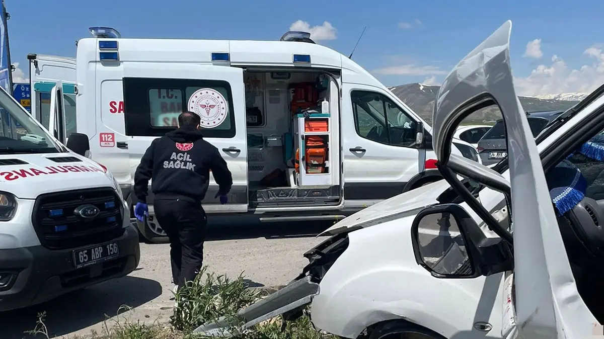 Van'da katliam gibi kaza: 4 ölü 2 yaralı