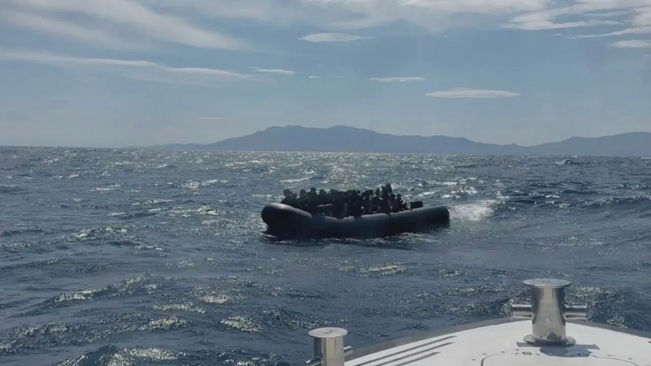 Ayvacık açıklarında 43 kaçak göçmen yakalandı