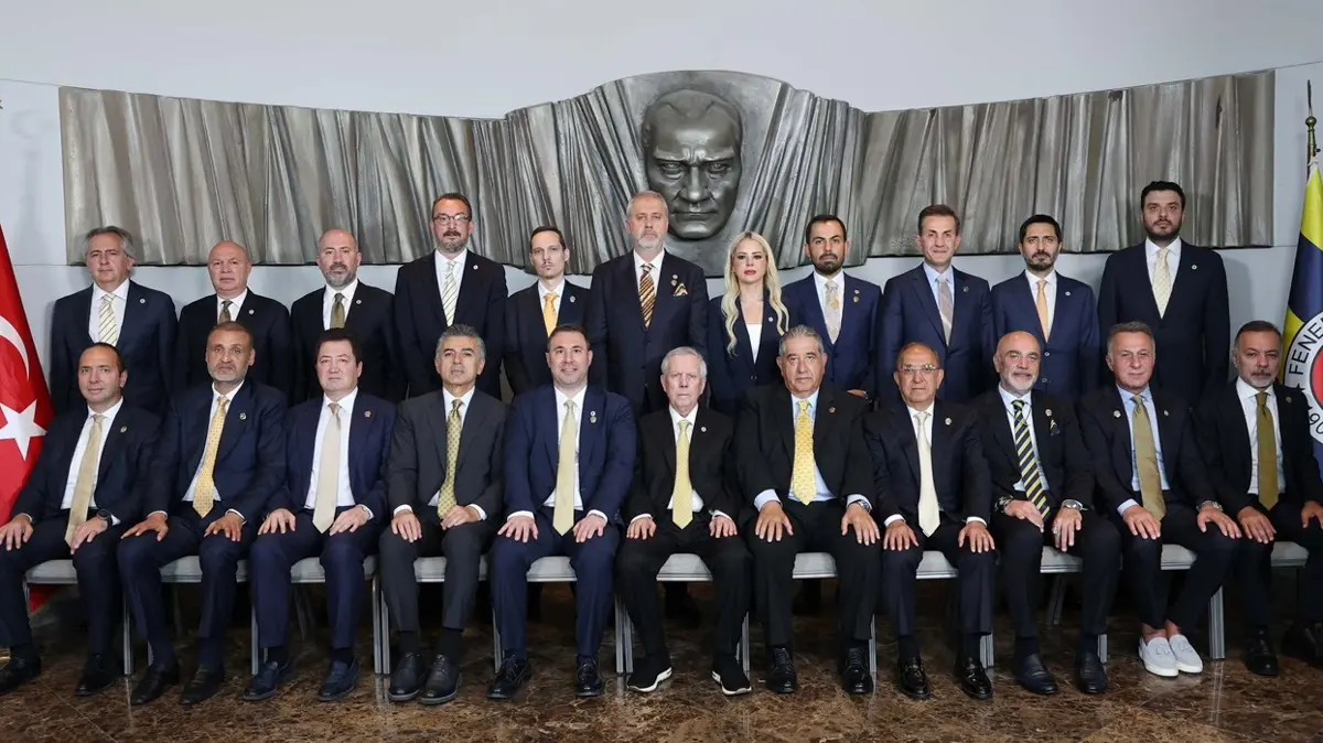 Fenerbahçe'de Aziz Yıldırım yönetimi, ilk toplantısını yaptı