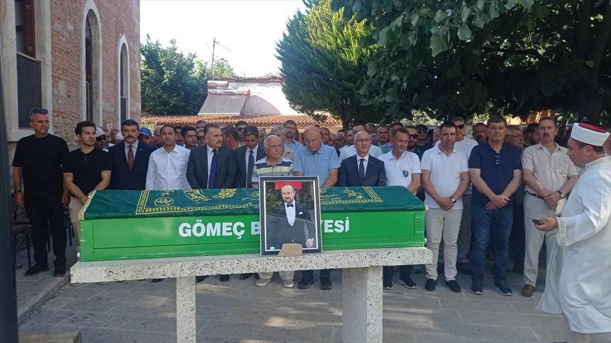 Cemil Çiçek, Balıkesir'de cenazeye katıldı