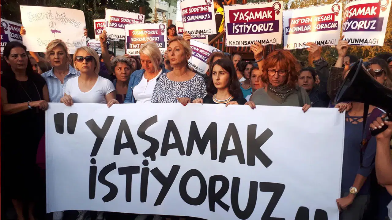 Mersin'de erkek vahşeti! Önce markette tüfekle vurmaya kalkıştı, engellenince bıçakladı