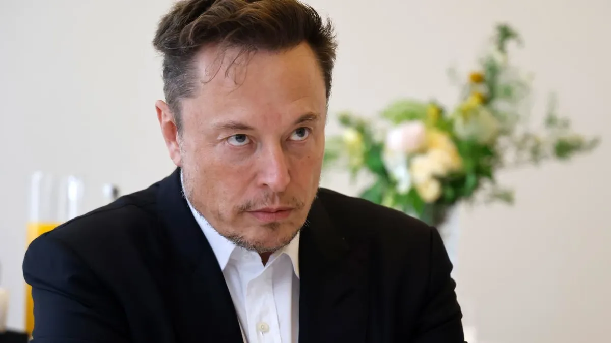 Elon Musk ilk defa paradan çok daha fazlasını kaybetti