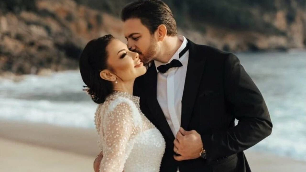 Ünlü şarkıcı, İranlı eşine boşanma davası açtı!