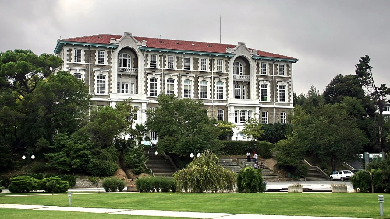 Kayyumun uzaklaştırdığı akademisyene Almanya'dan burs