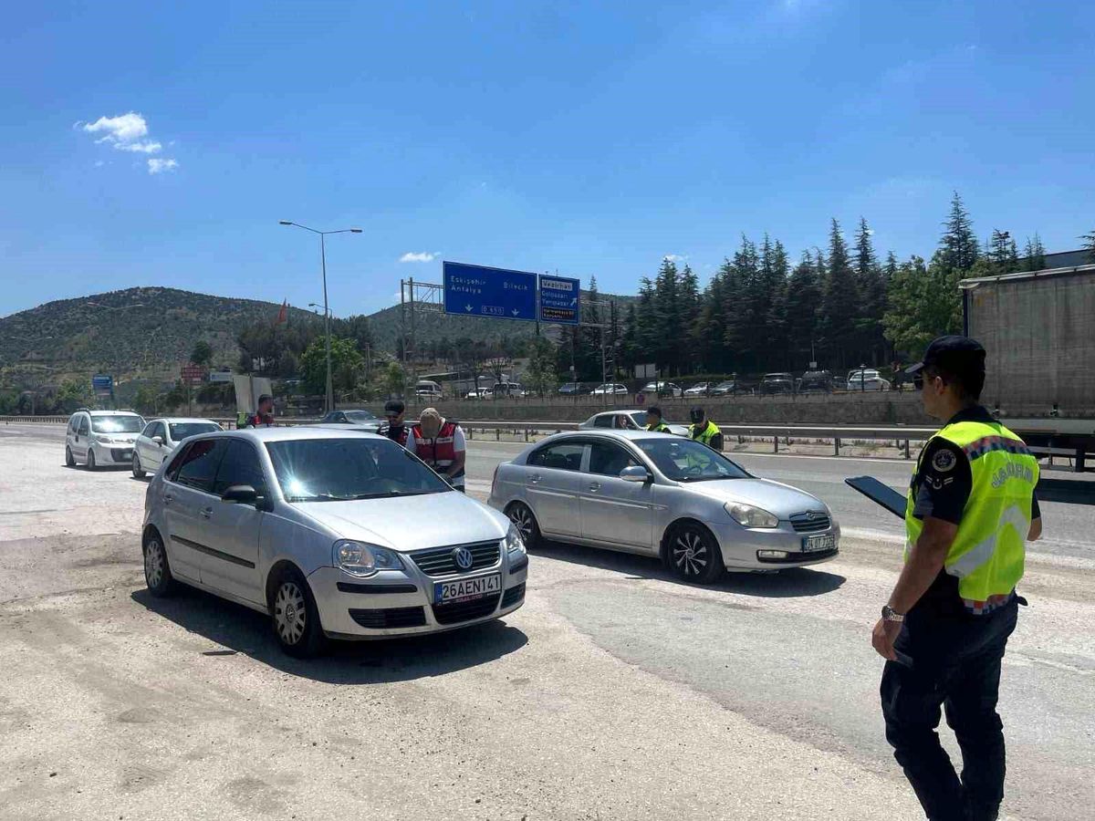Bilecik'te 758 şahıs ve 221 araç sürücüsü sorgulandı