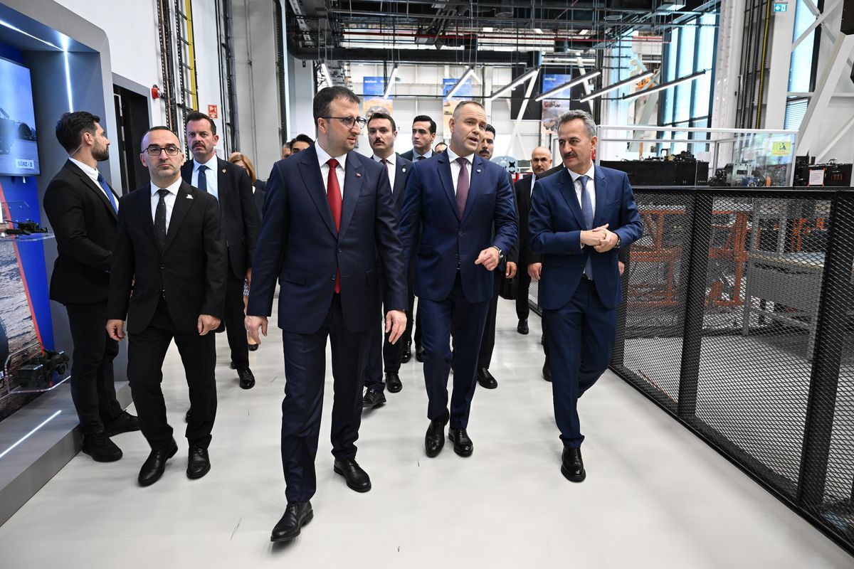 Polonya Cumhurbaşkanı Nawrocki, ASELSAN'ı ziyaret etti