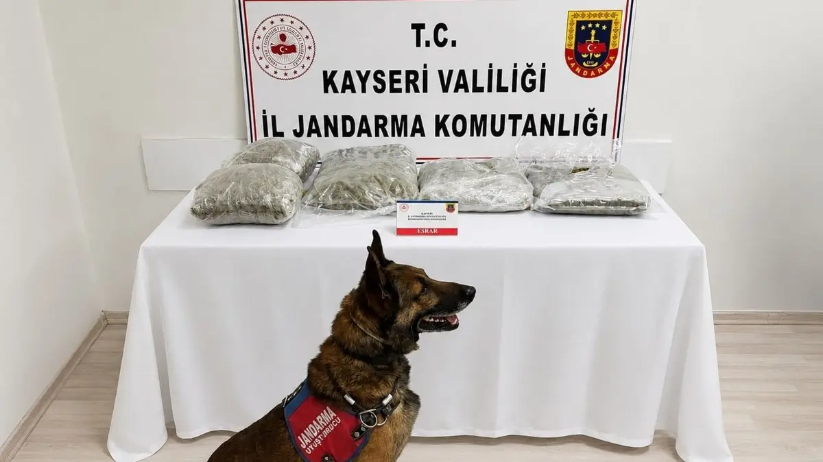 5 kilo uyuşturucuyla yakalandı! CHP'li meclis üyesi istifa etti